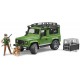 Land Rover Defender Station Wagon con guardia forestale e cane - Bruder 02587
